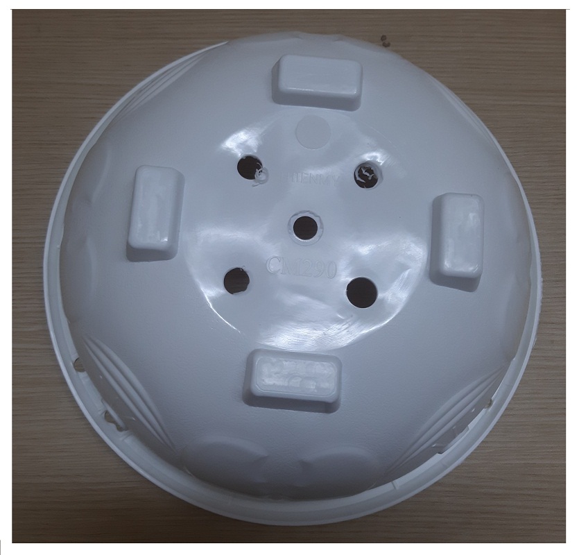 1 Chậu Nhựa Tròn Trồng Hoa Màu Trắng Có Móc Treo - Chậu chảo treo trồng hoa có móc xích kèm theo! KT: 29x12cm