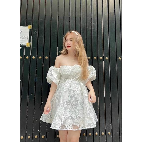 Đầm trắng hoa nổi tay phồng dáng xoè