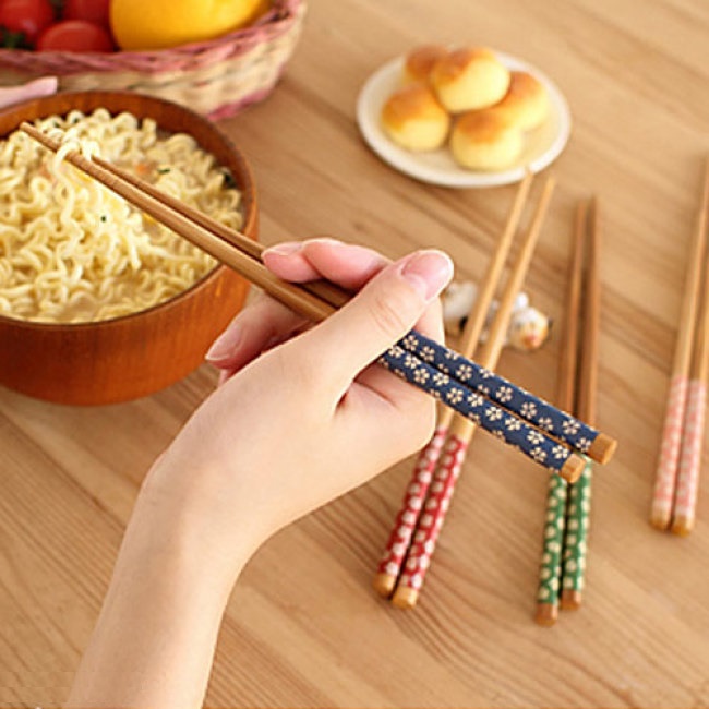 Set 05 đôi đũa tre mẫu họa tiết hoa văn Nhật Bản 22.5cm