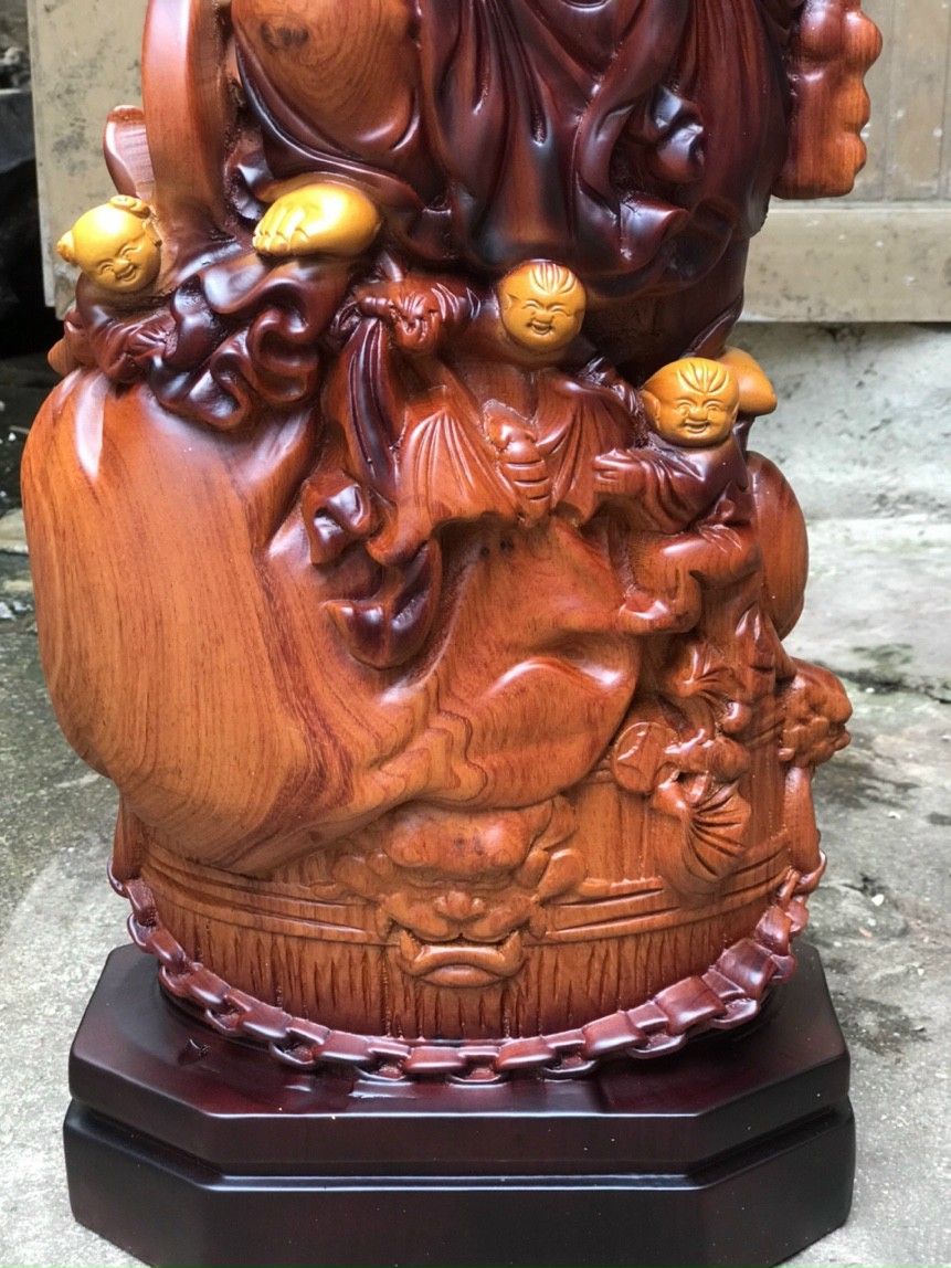 Tượng phật di lặc ngũ phúc gánh cành đào bằng gỗ hương đá tô làm mầu giả cổ kt cao 60×24×15cm