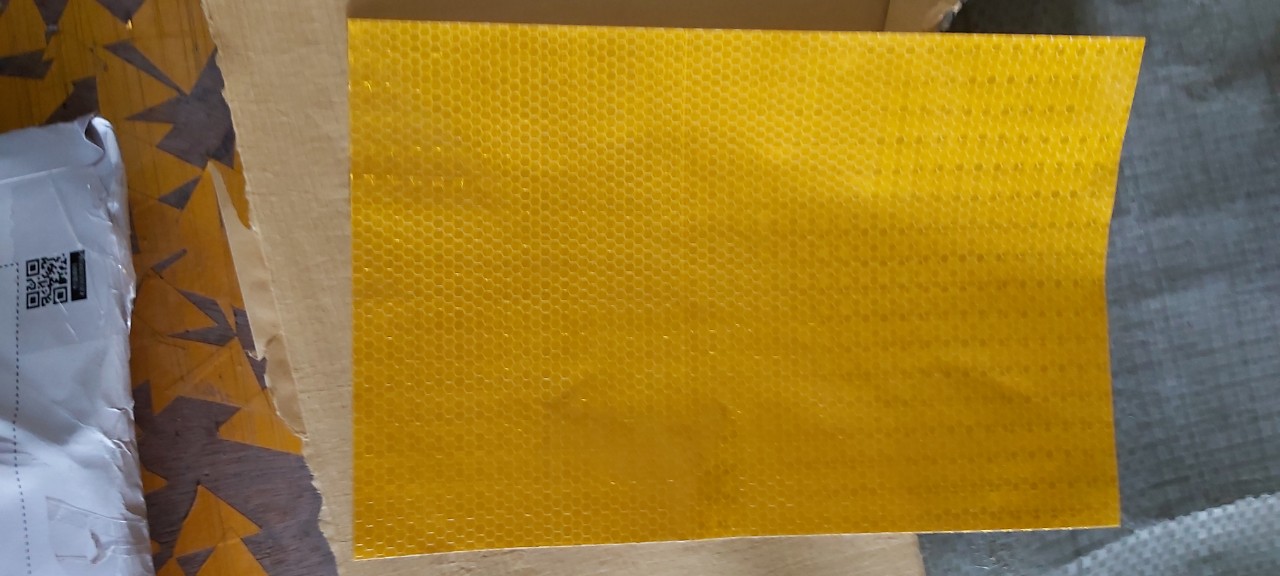 Decal phản quang màu vàng KT 1.24m x 45.7m