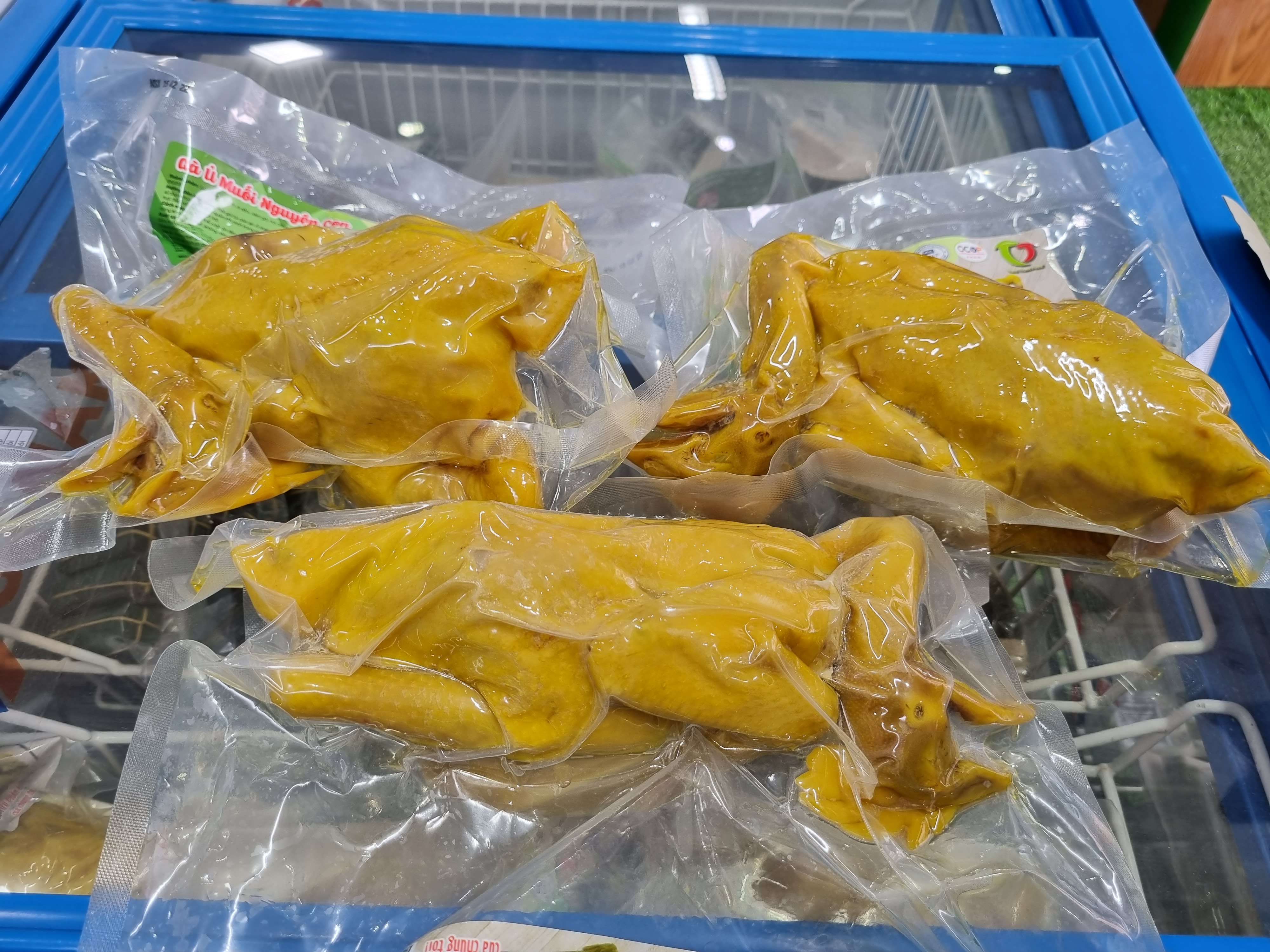 Gà ủ muối nguyên con Thanh Thanh Food