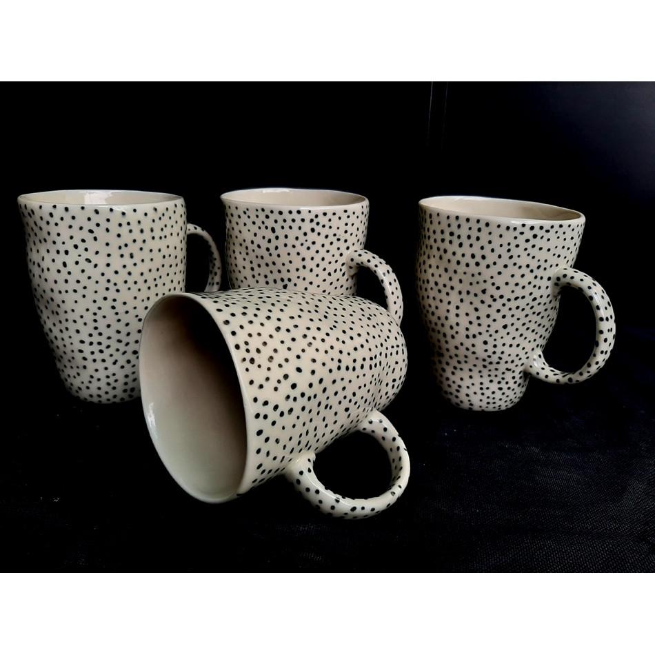 CỐC MÉO XUẤT ÂU HỌA TIẾT CHẤM BI VẼ THỦ CÔNG SẢN XUẤT TẠI LÀNG NGHỀ TRUYỀN THỐNG BÁT TRÀNG