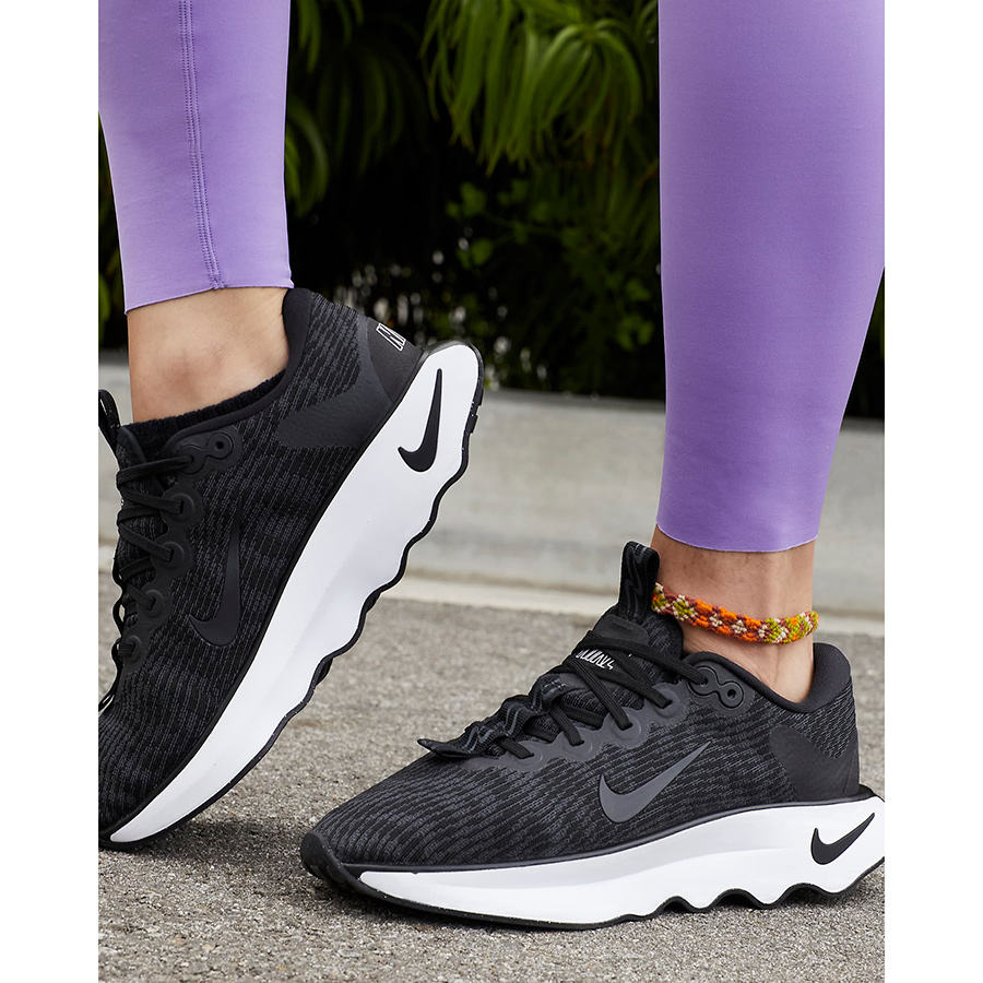 Giày tập luyện Nữ WMNS NIKE MOTIVA