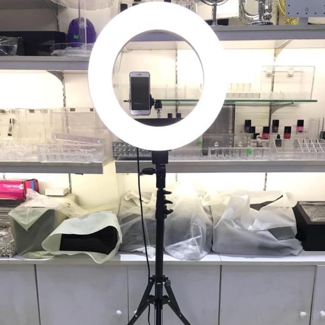 Đèn LED Livestresm 45 IN 3 Chế Độ Ánh Sáng Hỗ Trợ Make Up,Bán Hàng,Chụp Ảnh