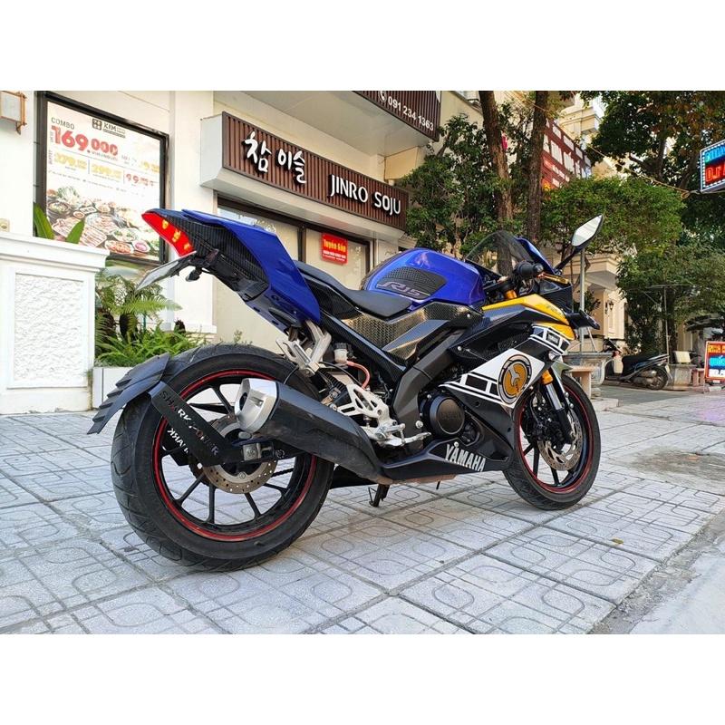 Mỏ cầy phong cách Motor GP lắp cho Yamaha R15 V3. Mỏ cầy tinh xảo, sơn đen, chất liệu Composit