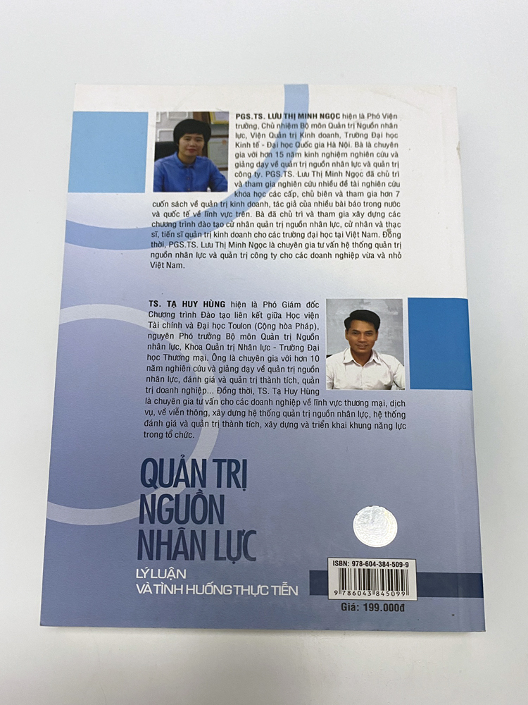 Sách - Quản trị nguồn nhân lực - Lý luận và tình huống thực tiễn