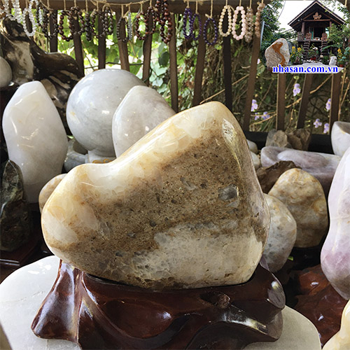 Trụ Đá Thạch Anh Bông Vàng trấn trạch trừ tà phong thủy TAV126 nặng 8.4Kg kích thước 25x25cm – Vật phẩm phong thủy may mắn