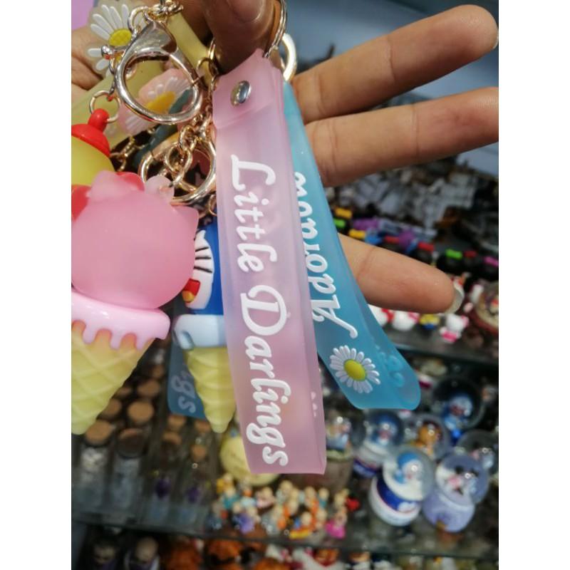 MÓC KHÓA LY KEM SILICON CÓ ĐÈN