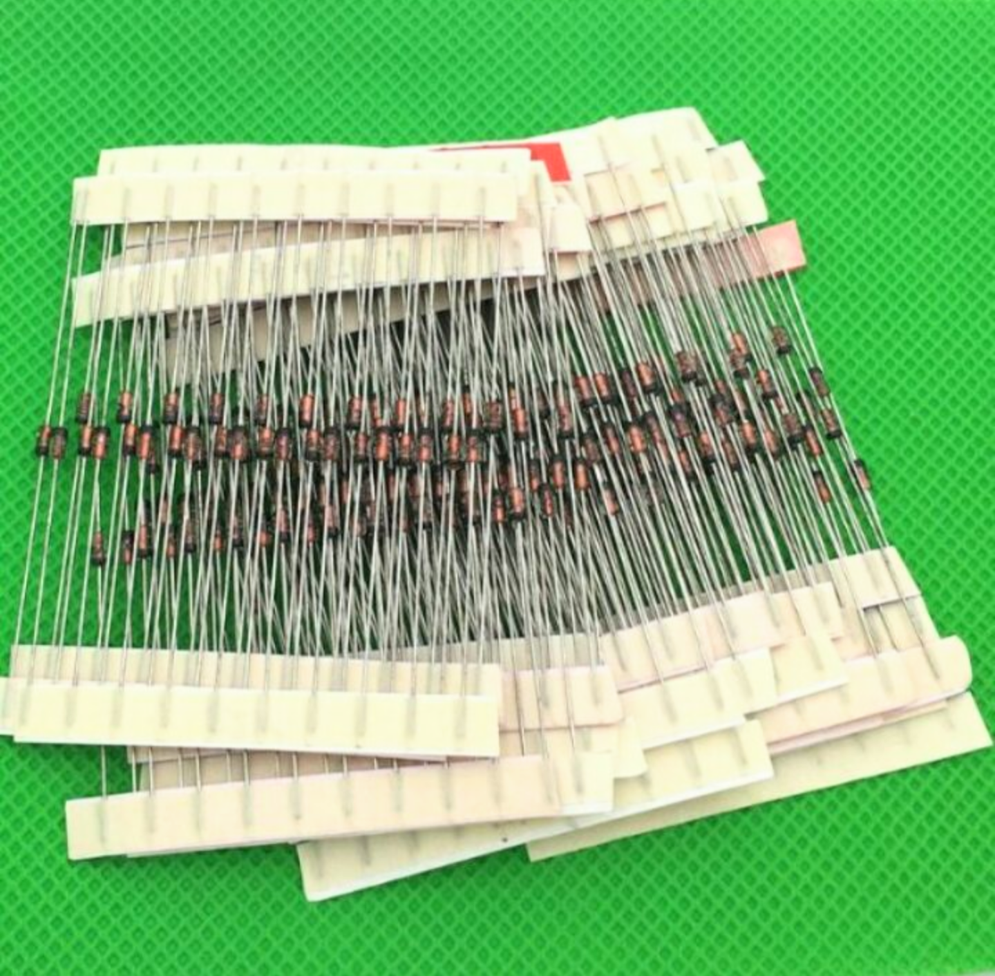 BỘ 270 CON LINH KIỆN ĐIỆN TỬ DIOT ĐỦ CÁC LOẠI HÀNG CHẤT LƯỢNG