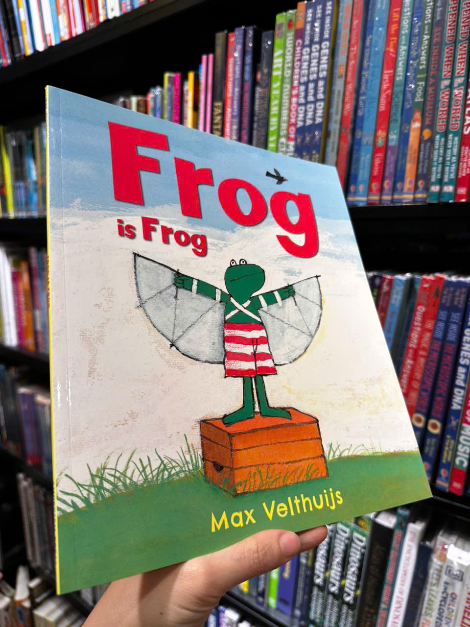 Sách - Frog is Frog by Max Velthuijs - Sách ngoại văn, sách thiếu nhi tiếng Anh, bìa mềm, nhập khẩu UK