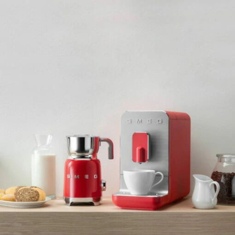 Máy Tạo Bọt Sữa Smeg MFF01RDEU Red Hàng Chính Hãng