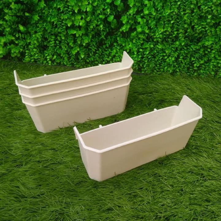 Máng ăn chống vãi cho gà