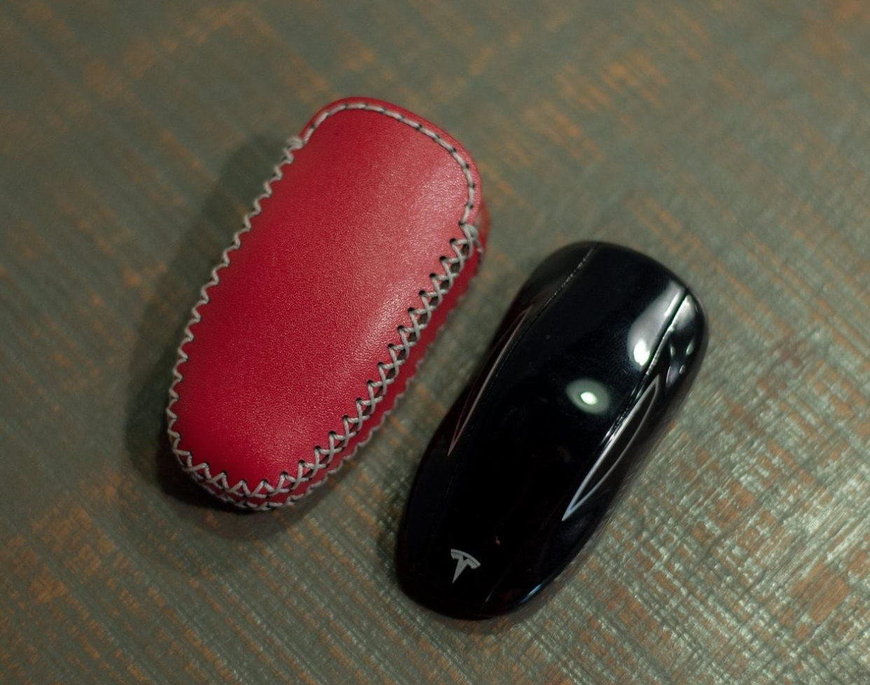 Bao da cho chìa khóa Tesla Model S  ,chất liệu da bò, hiệu Khắc Tên - Hàng chính hãng