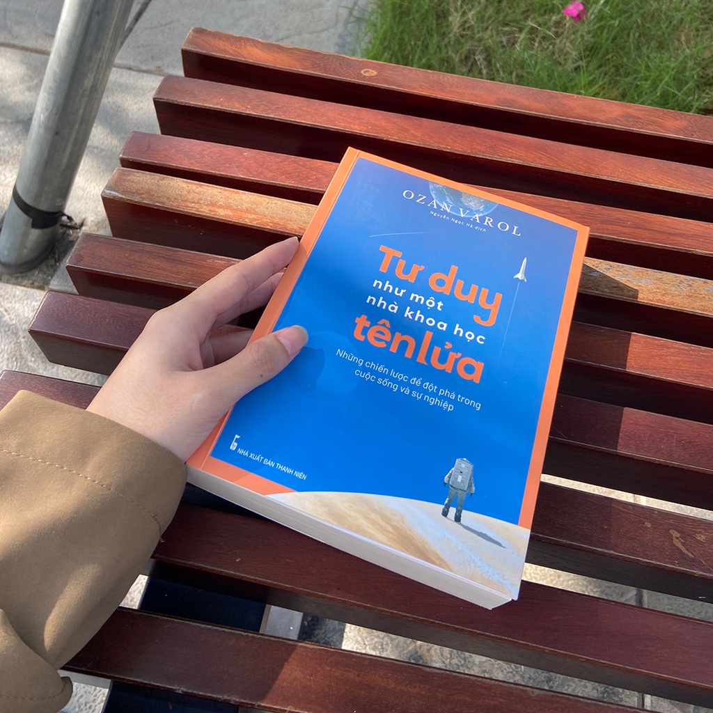 Sách - Tư Duy Như Một Nhà Khoa Học Tên Lửa