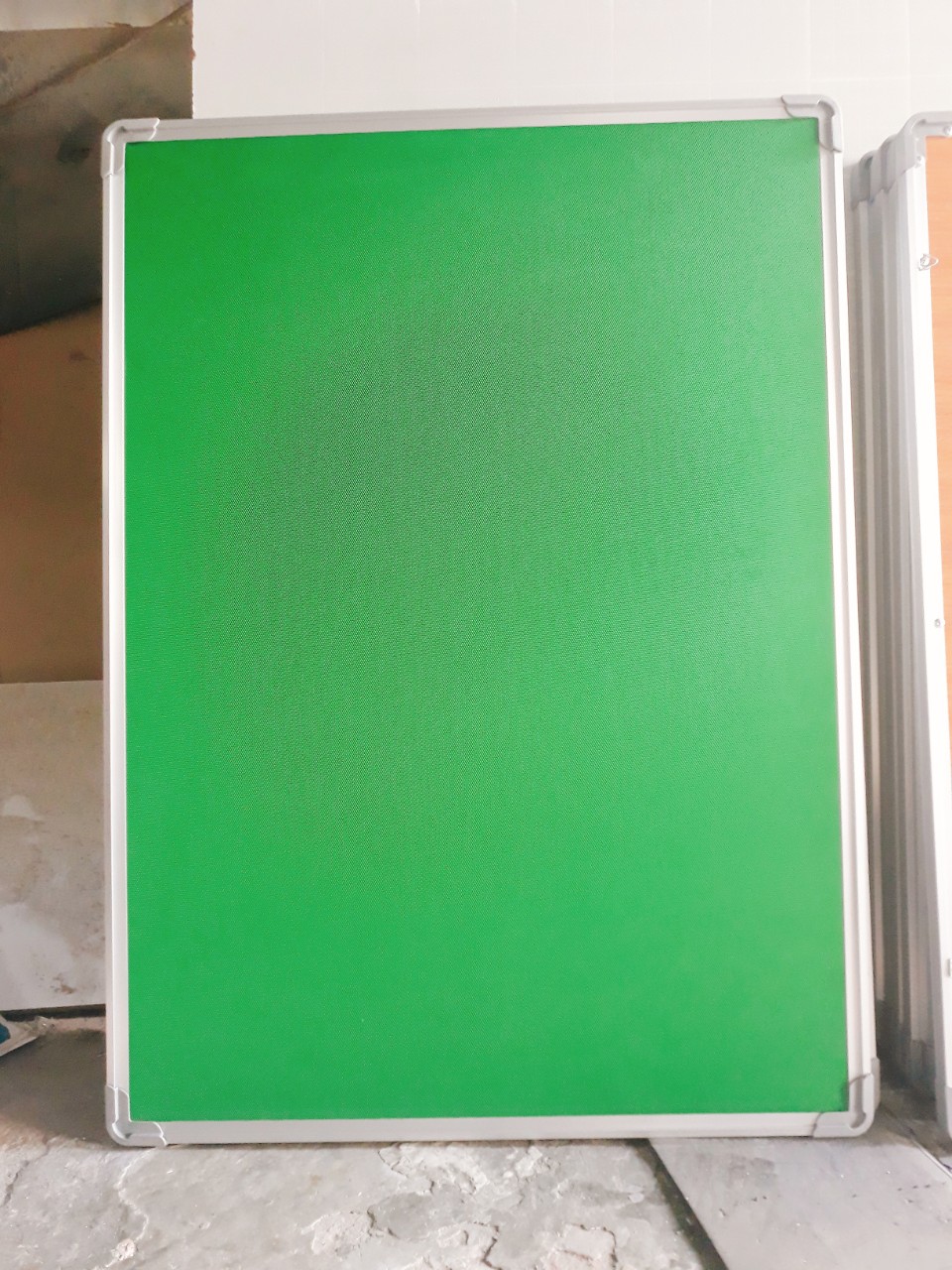 Bảng ghim nỉ gắn tài liệu treo tường có nhiều màu sắc kích thước