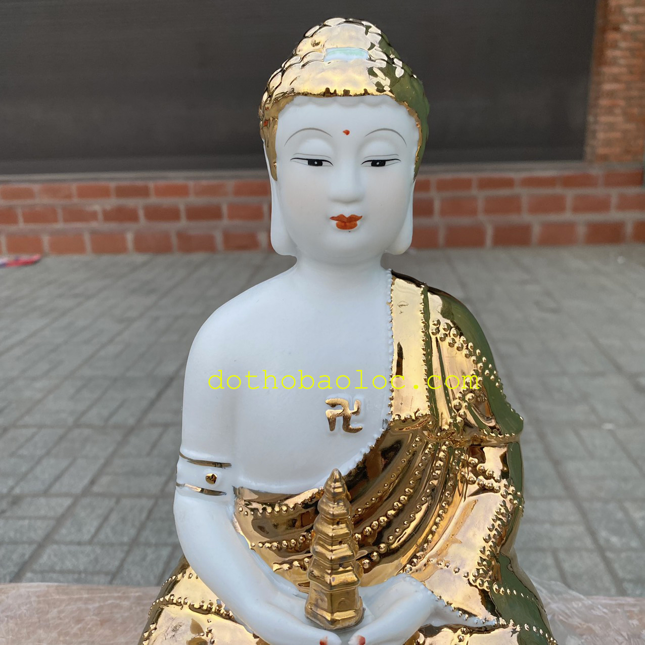 Tượng Phật Thích Ca Mâu Ni ngồi trên đài sen bằng sứ cao cấp – Cao 31cm