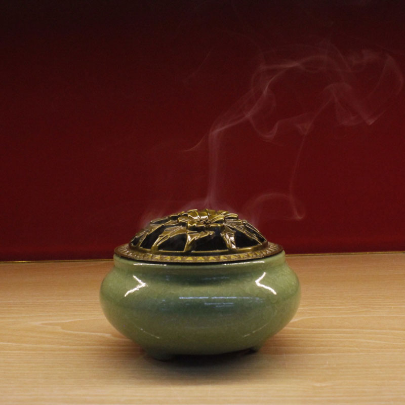 Xông trầm sứ