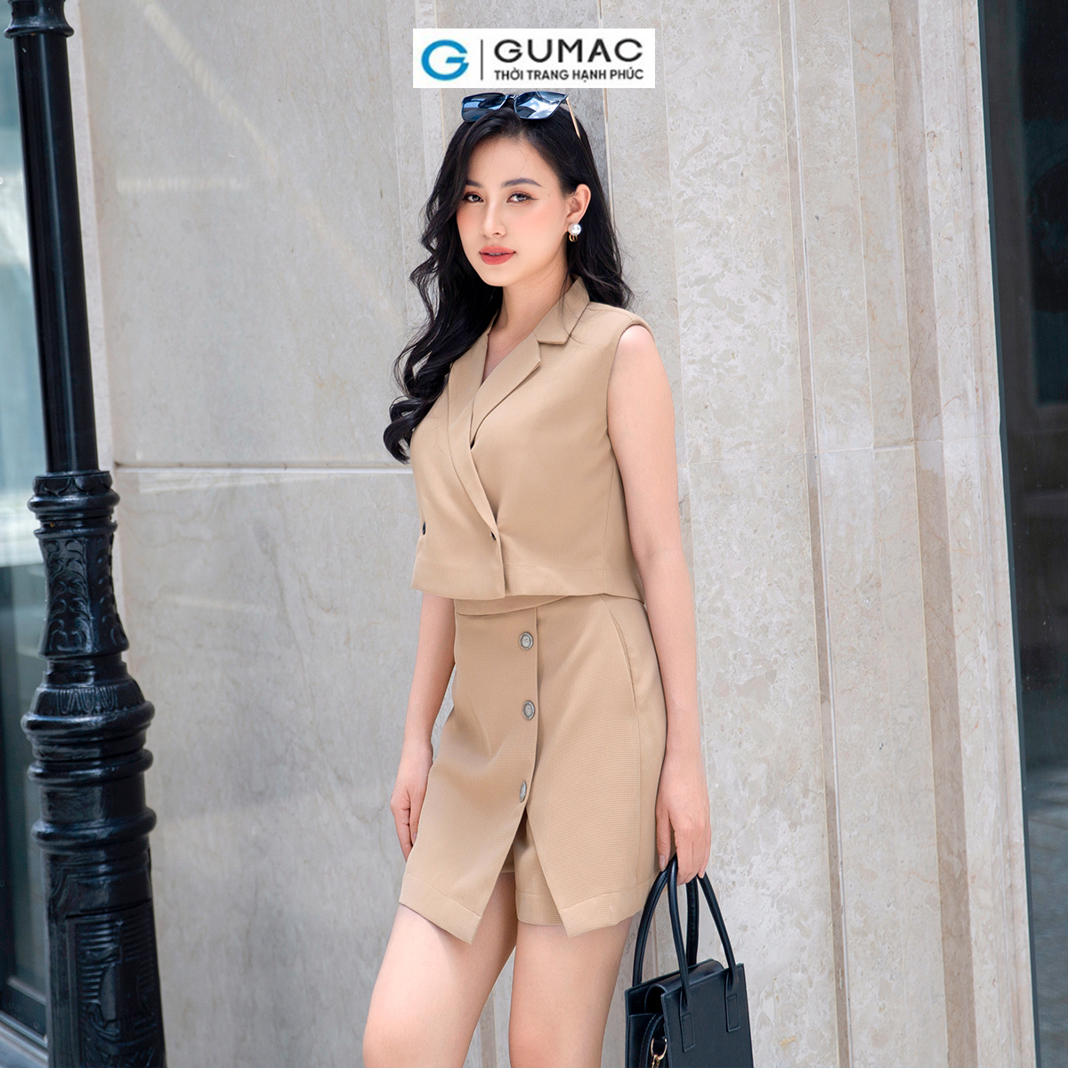 Quần short nữ giả váy lai xẻ V dây kéo sau thời trang sang trọng thanh lịch GUMAC QD09019