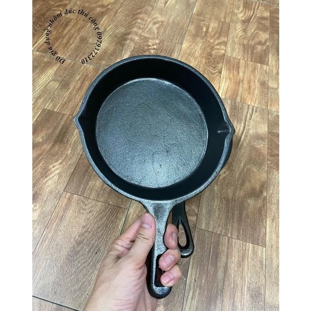 Chảo gang có tay cầm chống dính kiểu Nhật size 19.5 và 25cm