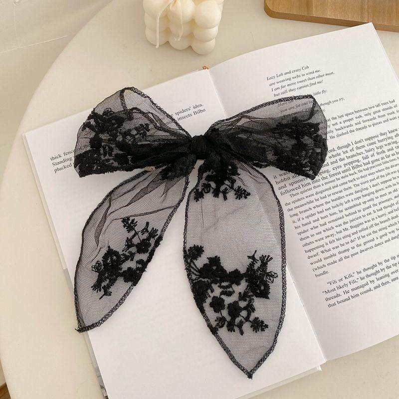 Kẹp nơ ren tiểu thư vạt nhọn thêu hoa phong cách retro cổ điển Tatitava