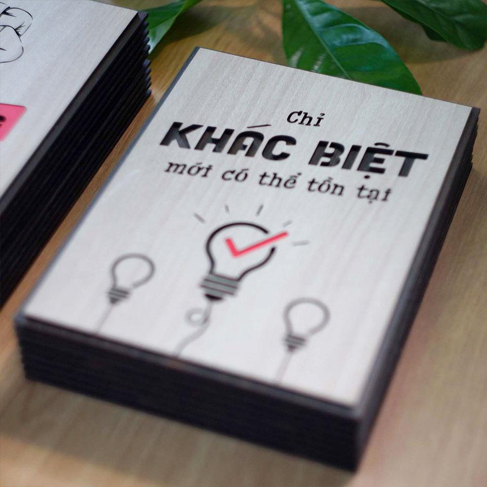 Tranh slogan trang trí văn phòng TBIG127 - Tranh tạo động lực chỉ khác biệt mới có thể tồn tại