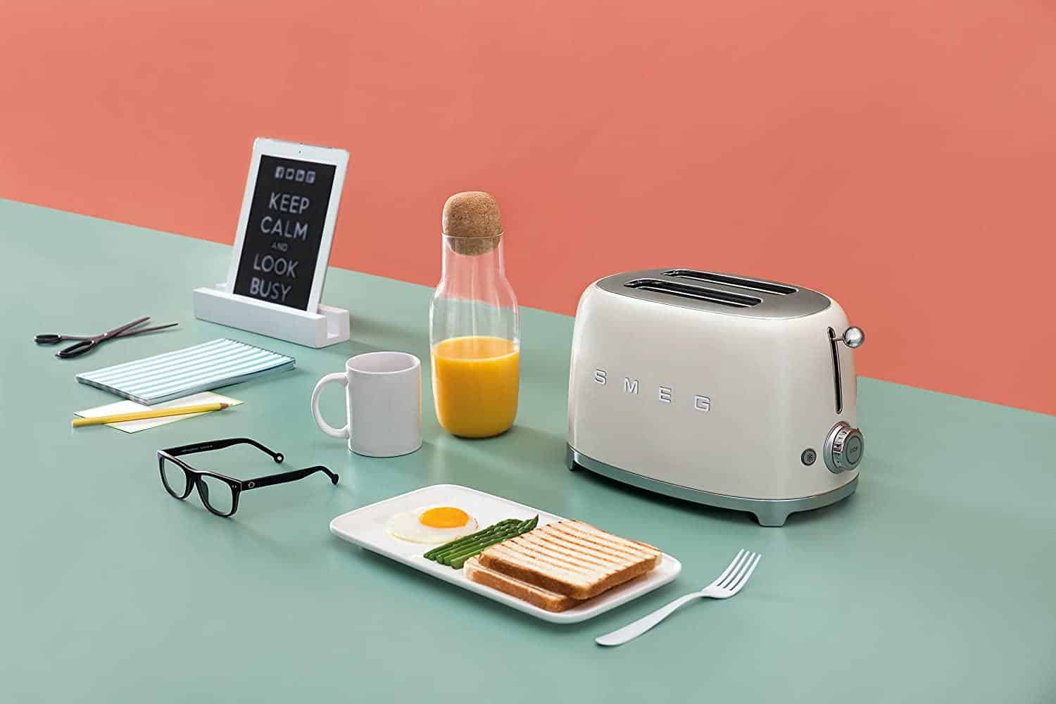 Máy nướng bánh mỳ SMEG TSF01CREU hàng chính hãng