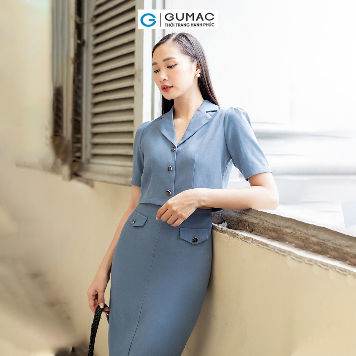 Set lẻ Áo lửng cổ danton thời trang GUMAC AD07007 - Chân váy bút chì nắp túi thời trang GUMAC VD07008