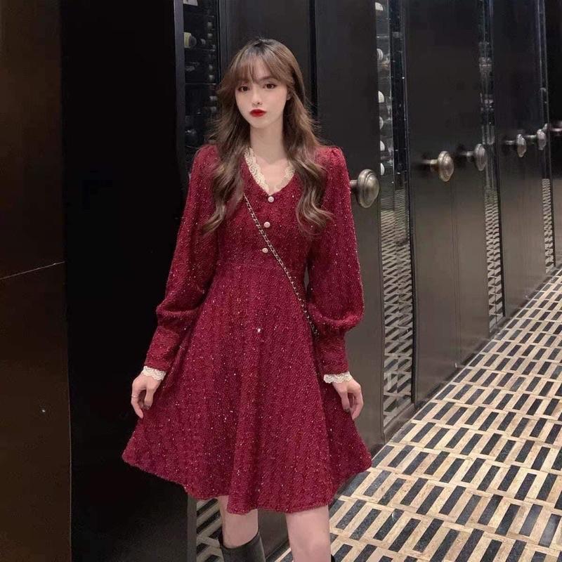 Váy dạ Tweed đỏ kim tuyến mùa lễ hội - Váy dạ kim tuyến đỏ cổ tim phối ren trắng