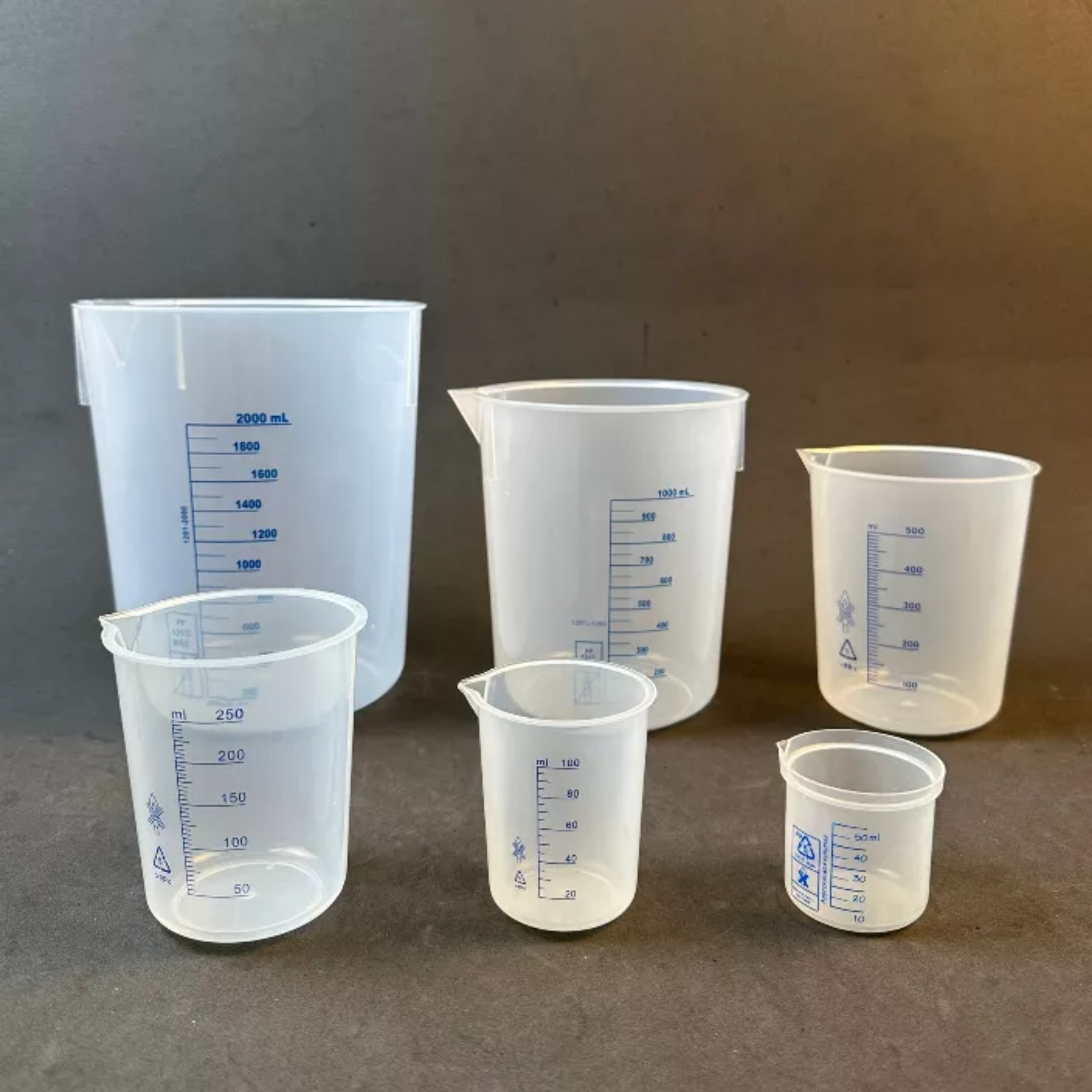 Ca nhựa không quai chia vạch xanh pp 135°C 50ml/100ml/250ml/600ml