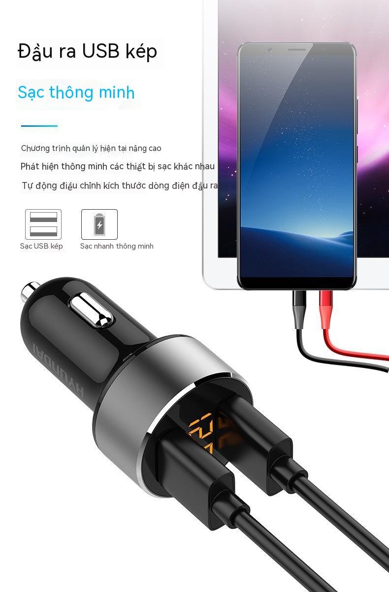 Với một chiếc xe hiển thị kỹ thuật số nạp đầy pin usb sạc đầy điện thoại di động đầy phích cắm