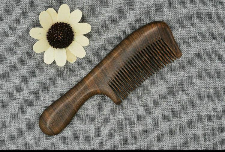 Lược gỗ đàn hương đen Mã 1902 4