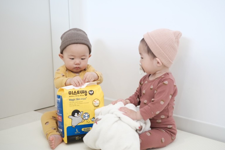 Combo 2 Tã dán Super Daddy Magic Slim Size L 8-12 kg (24 miếng/bịch)