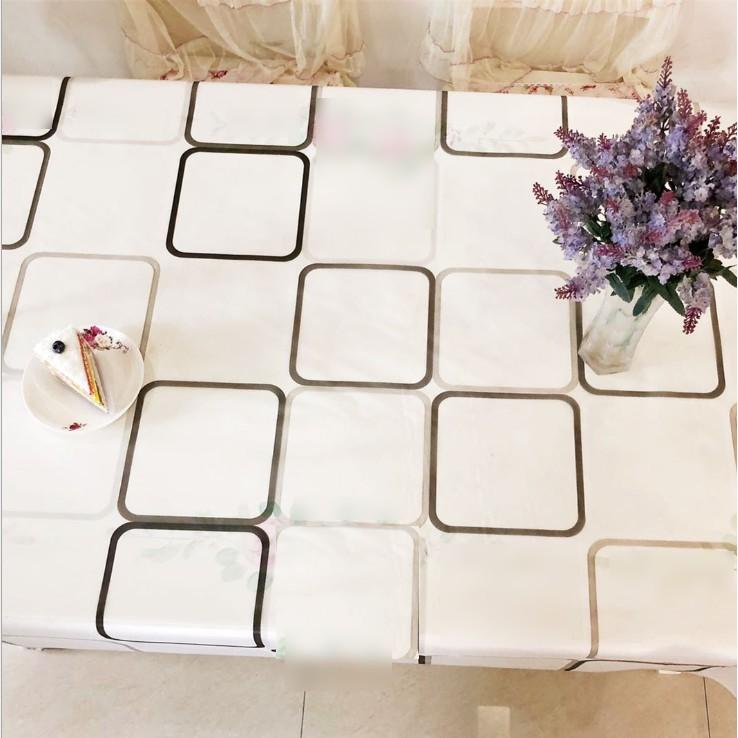 Khăn trải bàn dạng trong nhiều mẫu