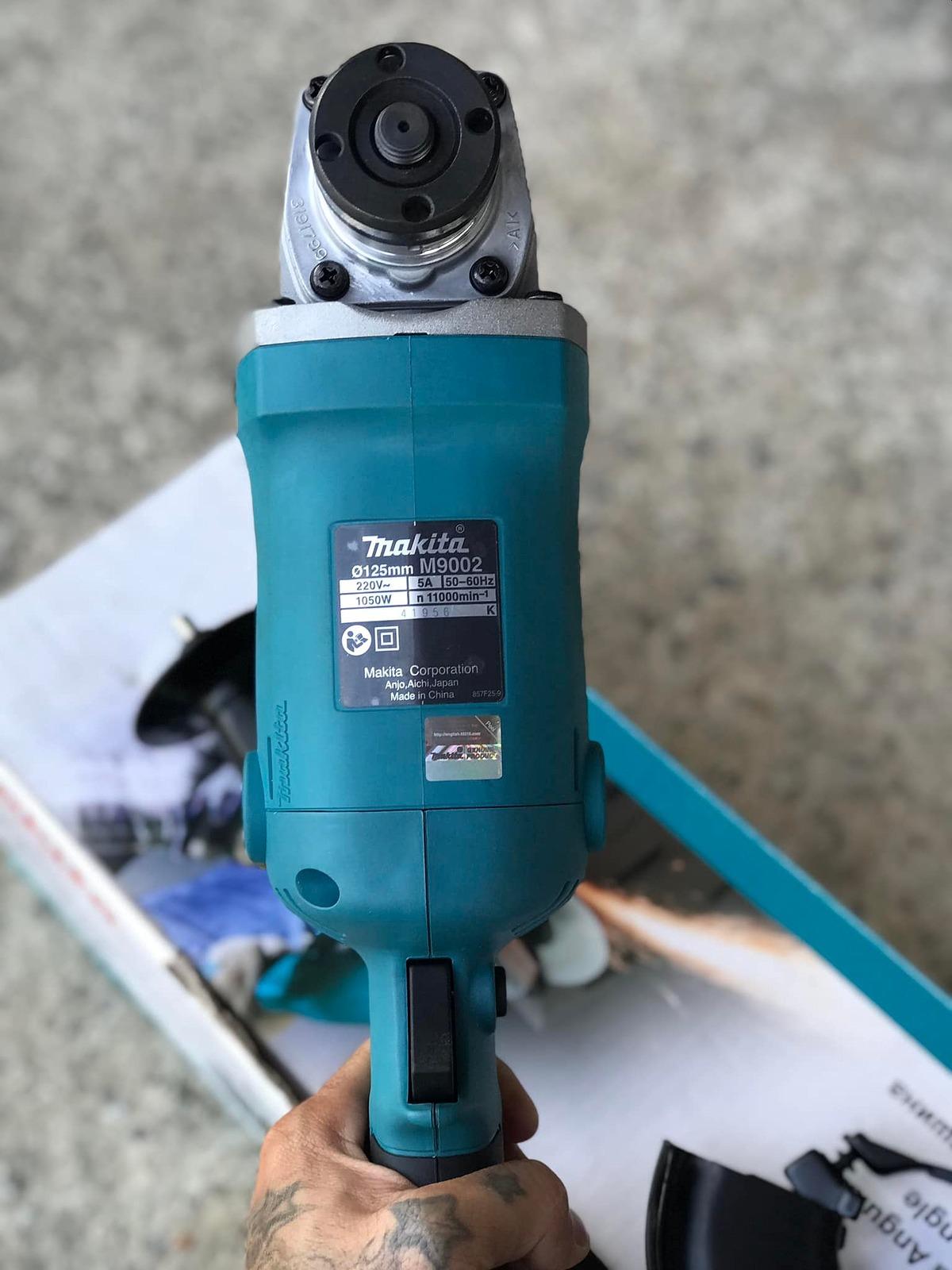 MÁY MÀI GÓC 1050W 125MM MAKITA M9002B - HÀNG CHÍNH HÃNG