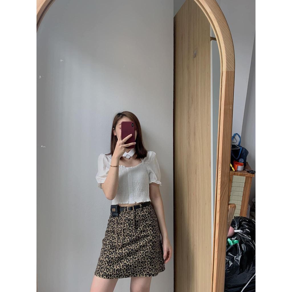 Áo croptop chun ôm người khoét ngực cổ sơ mi 2 màu trắng/ đen