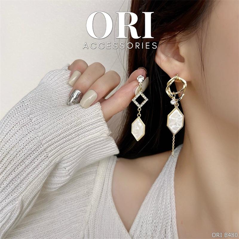 Bông tai nữ bất đối xứng kiểu dáng độc lạ ORI ACCESSORIES B480