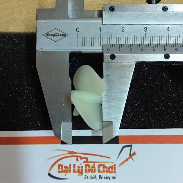 Cặp chân vịt thuận nghịch 3 lá kích thước 2x28mm