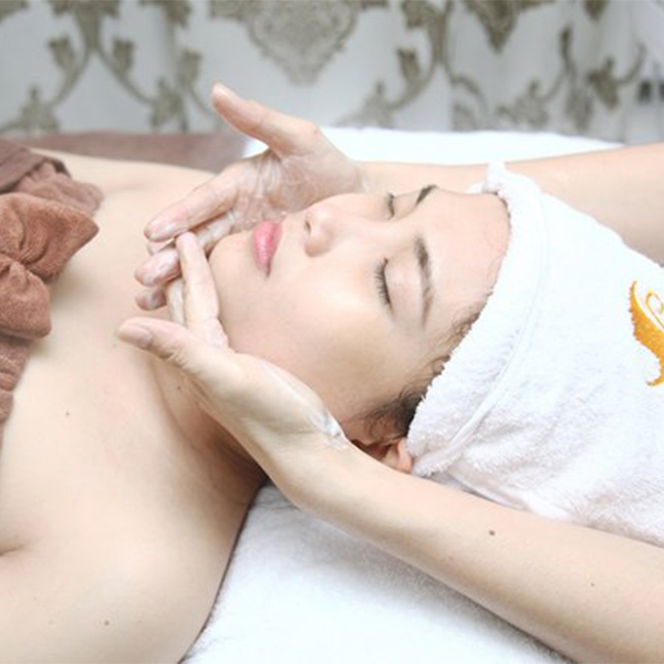 Hình ảnh Liệu Trình Trị Mụn Chuyên Sâu Tại Win Beauty Spa