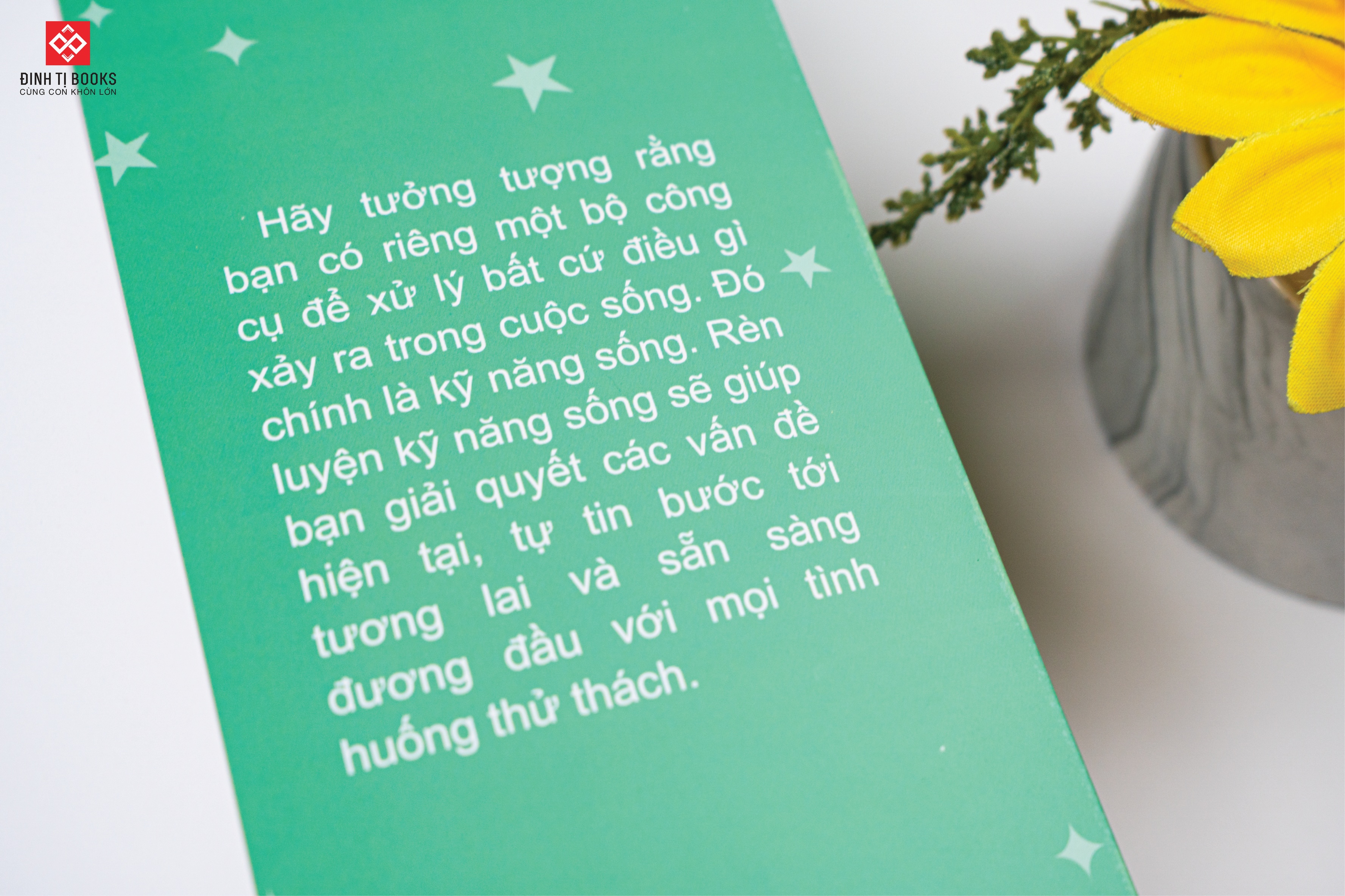 Sách - Kỹ năng sống thiết yếu cho học sinh (Giải pháp - Tư duy - Giao tiếp - Thấu hiểu - Ứng phó)