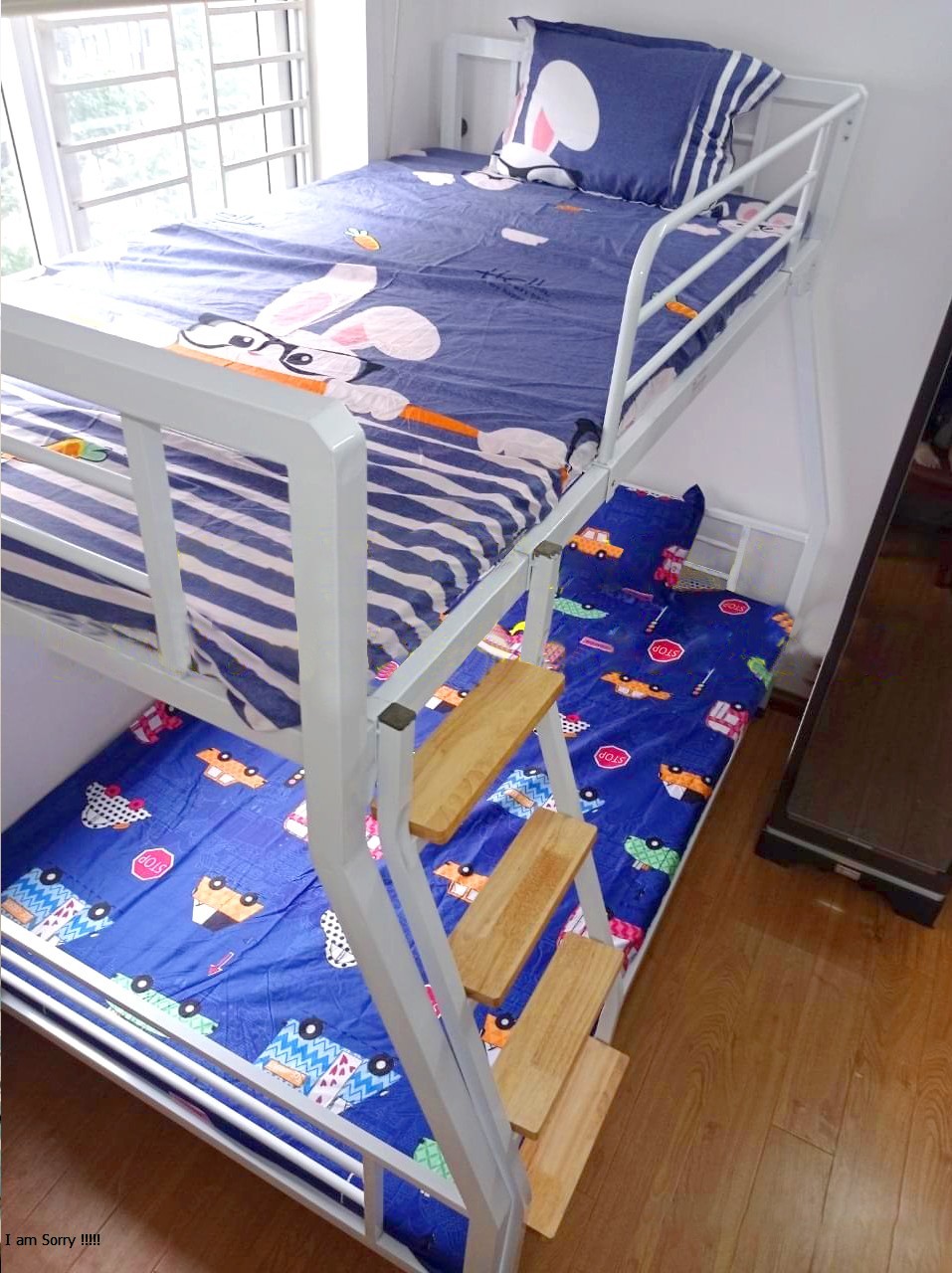 Giường sắt 2 tầng hộp vuông sắt 4x8 màu kem kích thước từ
