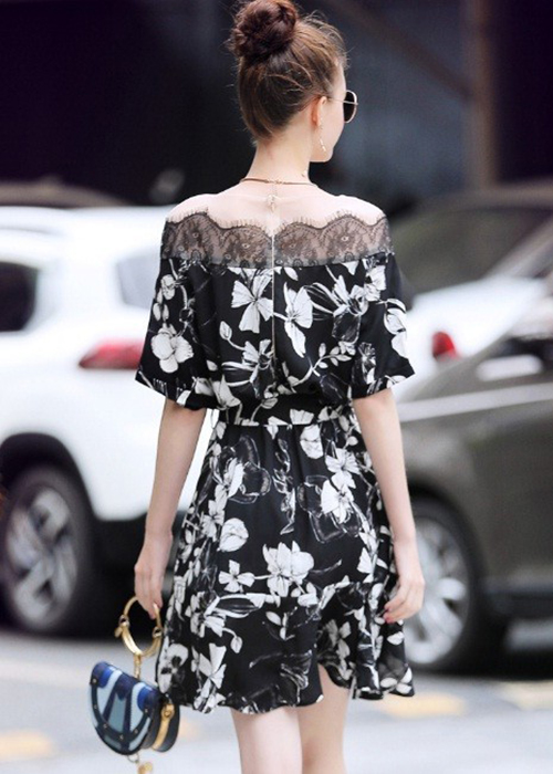 Đầm Xòe Phối Ren Lưới Thun Eo Thắt Dây Duyên Dáng