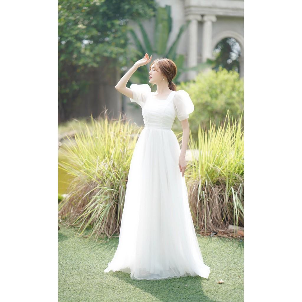 Đầm maxi trắng cổ vuông xốp
