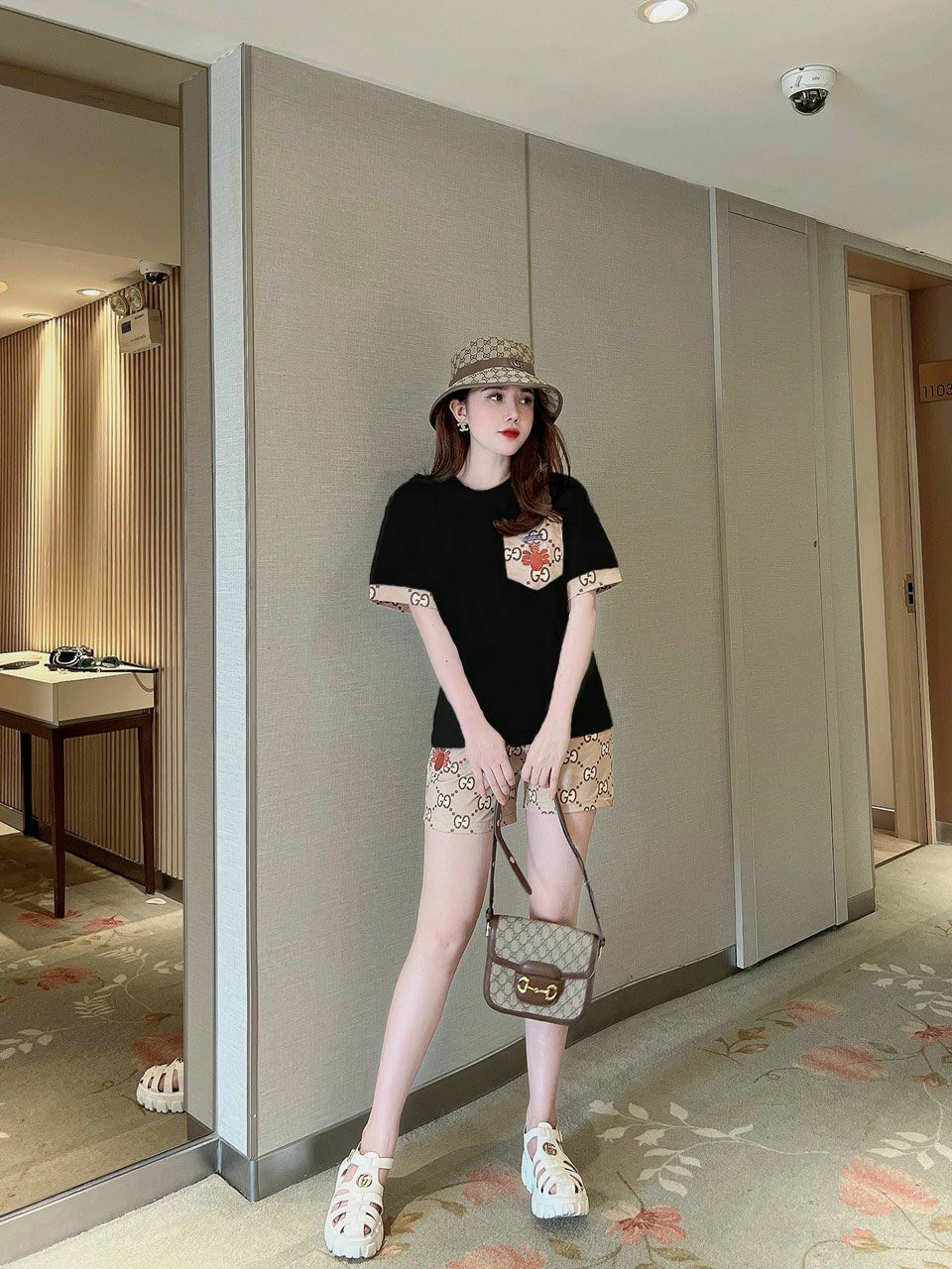 Đồ bộ thun đùi họa tiết logo thêu phối túi (2 màu 4 size)