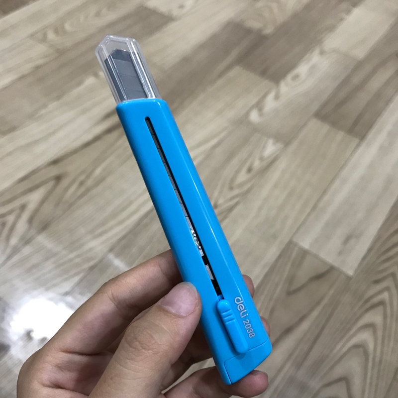 Dao Rọc Giấy Deli 2038
