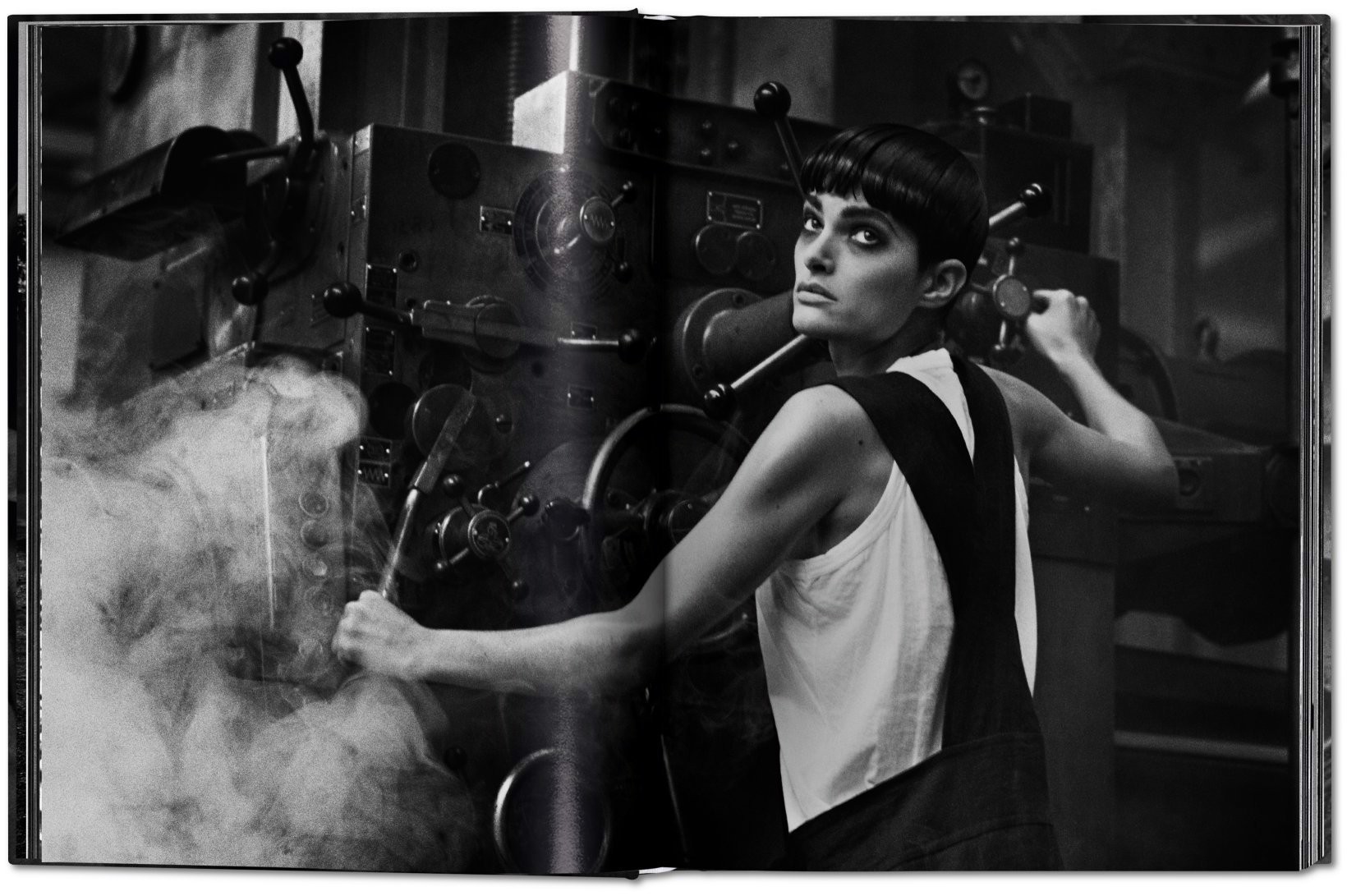 Artbook - Sách Tiếng Anh - Peter Lindbergh. Untold Stories