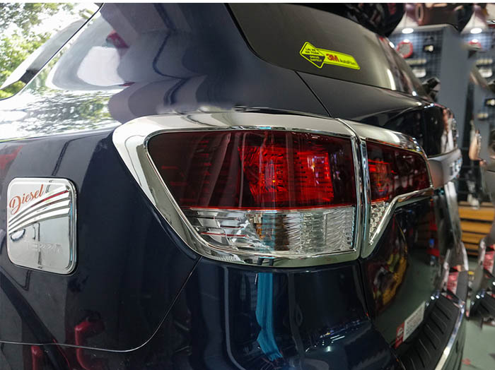 Bộ ốp viền bảo vệ, trang trí đèn mạ Crom cho Nissan Terra