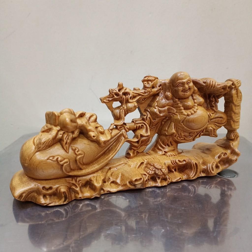 Tượng Phật Di Lặc Kéo Bao Để Trên Xe Ô Tô Nơi Làm Việc Gỗ Bách Xanh