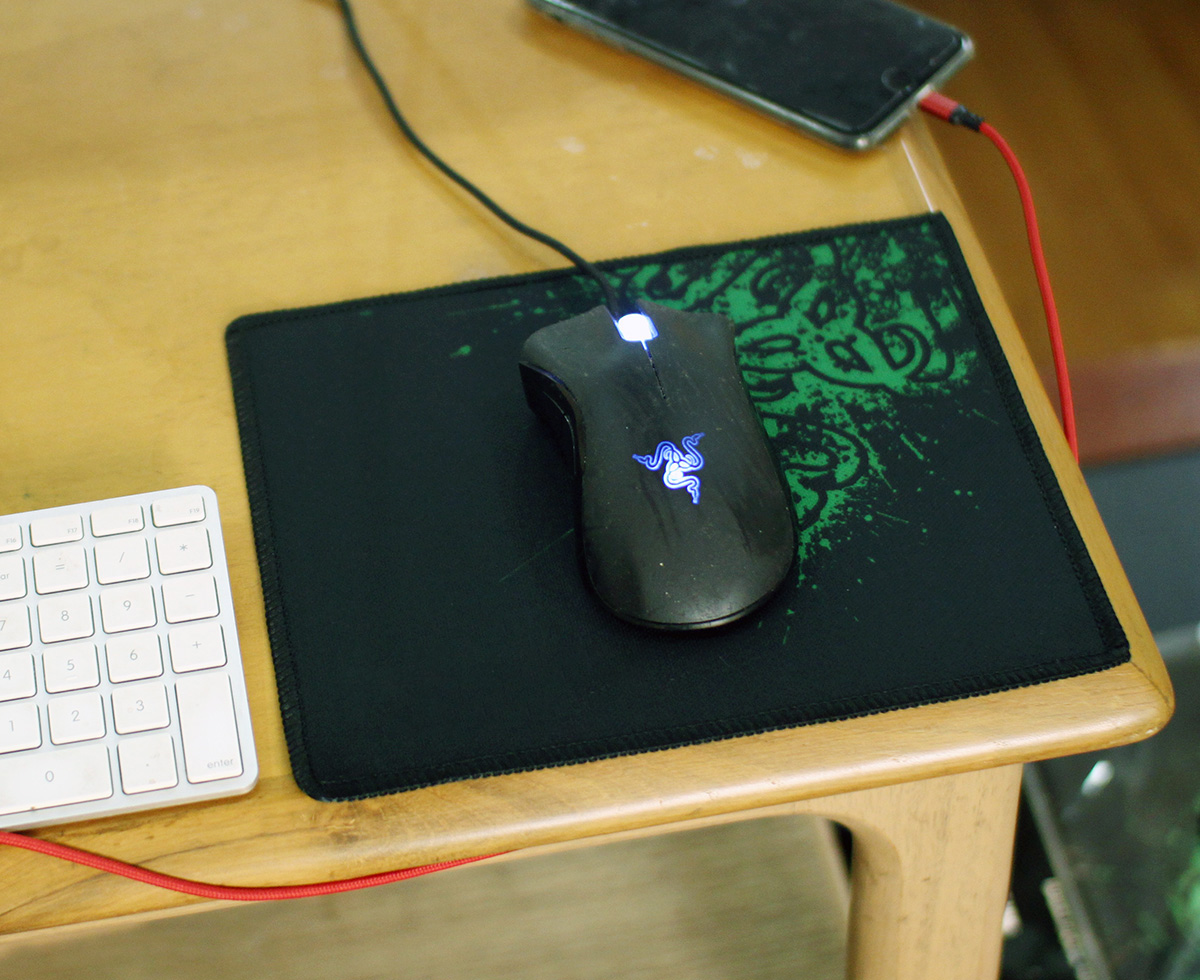 Bàn di chuột chơi game cỡ nhỏ Size 20x25x0.4cm dùng cho Laptop và Desktop.