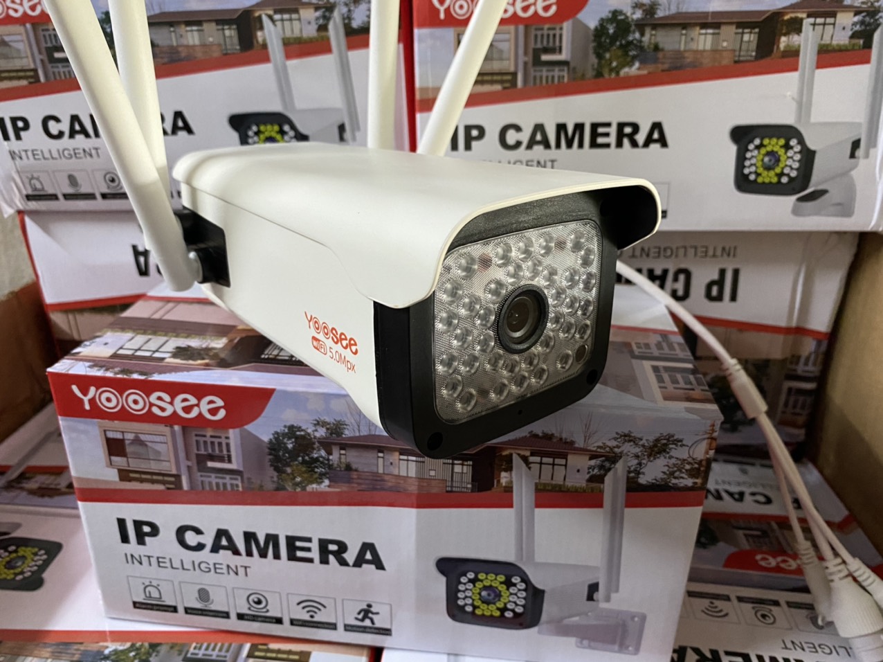 Camera IP Wifi Ngoài Trời Yoosee QW - 218S Full HD 1080 - Ban Đêm Có Màu - Hàng Nhập Khẩu